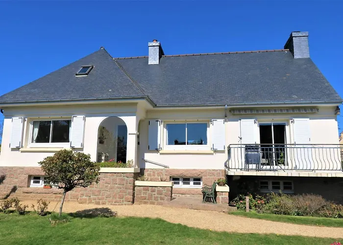 Maison avec WIFI, jardin, à 900m de la plage de Trestraou à PERROS-GUIREC Ref 849